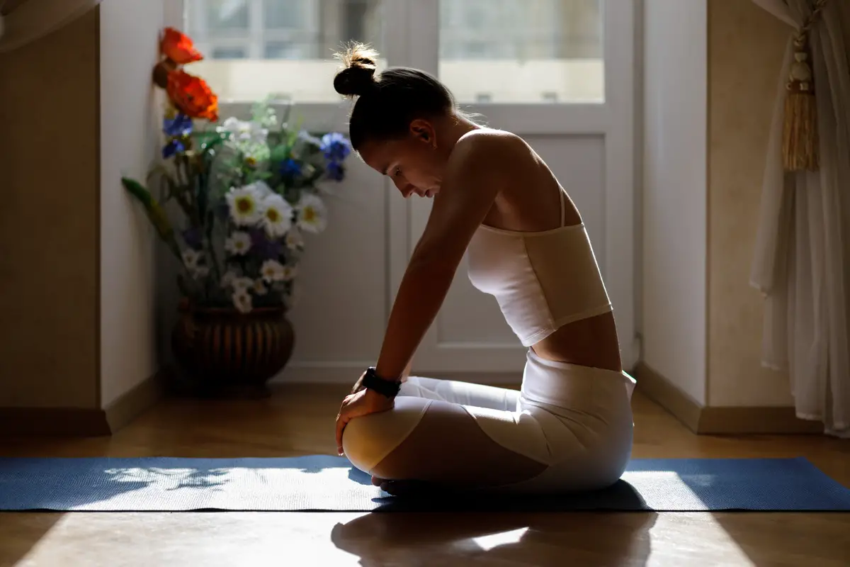 Yoga als Teil der persönlichen Morgenroutine (© skumer / stock.adobe.com)