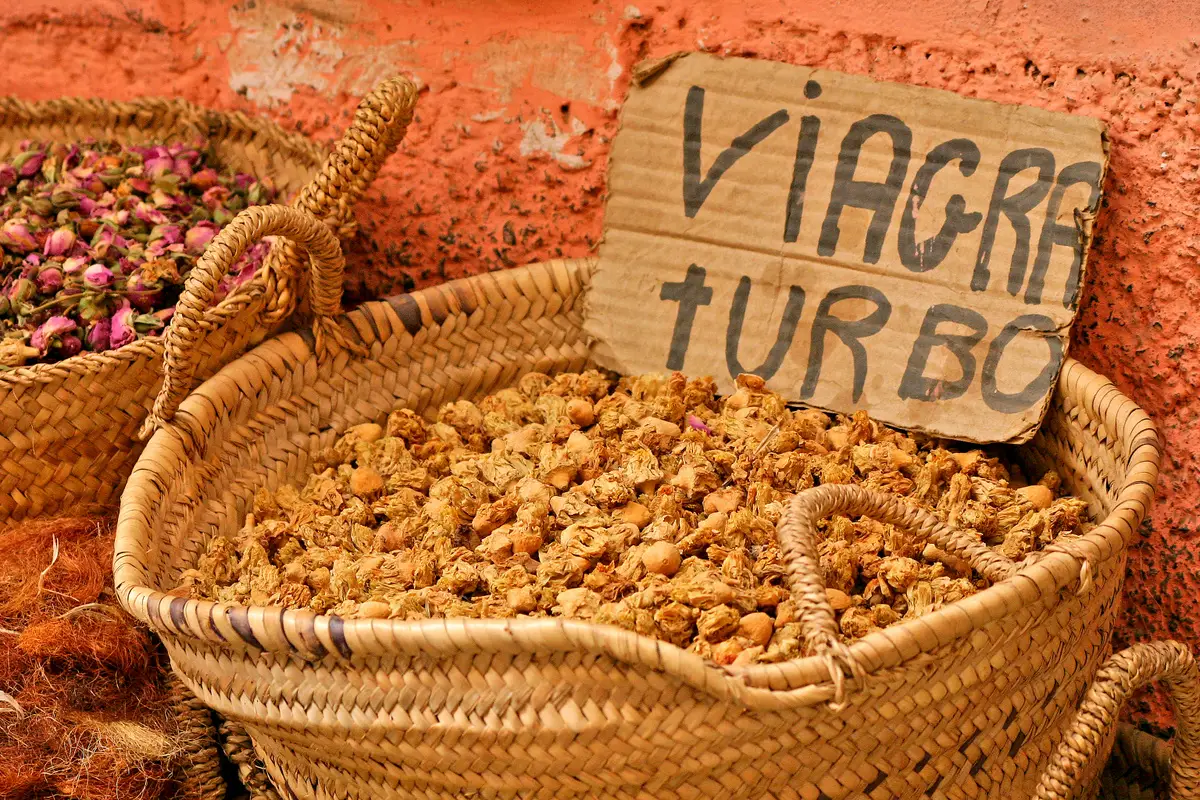 Sexuelle Lust steigern | Viagra turbo?! (© Vladimir Melnik / Fotolia)
